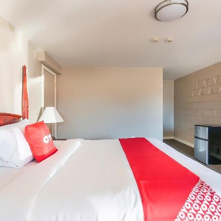 Oyo Hotel Malden Ma Broadway 外观 照片