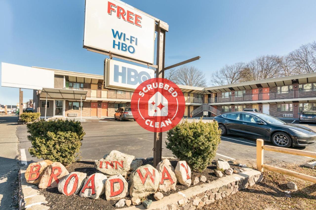 Oyo Hotel Malden Ma Broadway 外观 照片