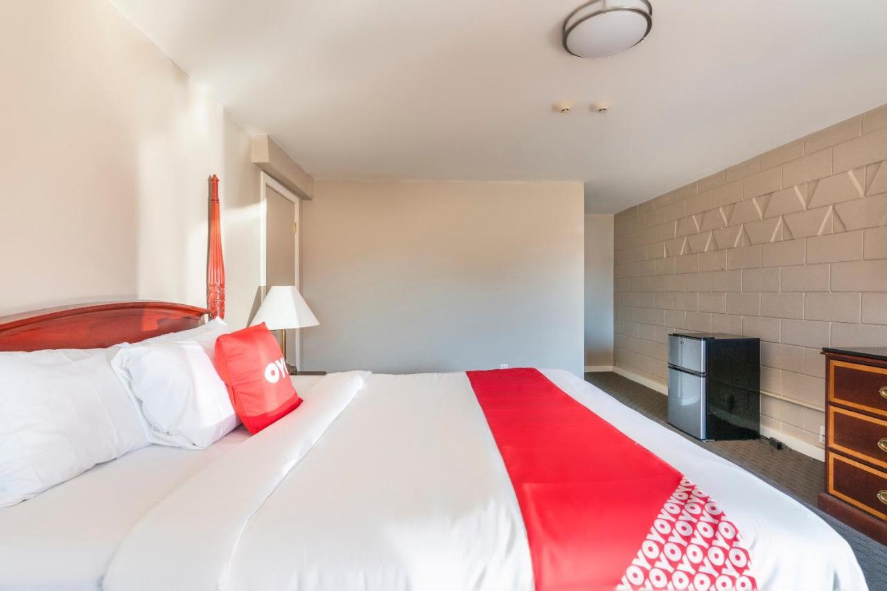 Oyo Hotel Malden Ma Broadway 外观 照片