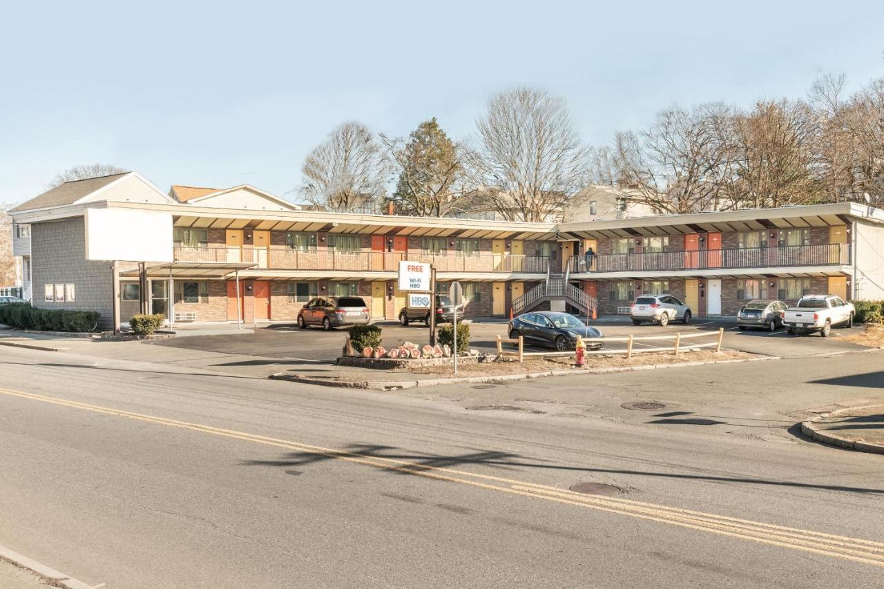 Oyo Hotel Malden Ma Broadway 外观 照片