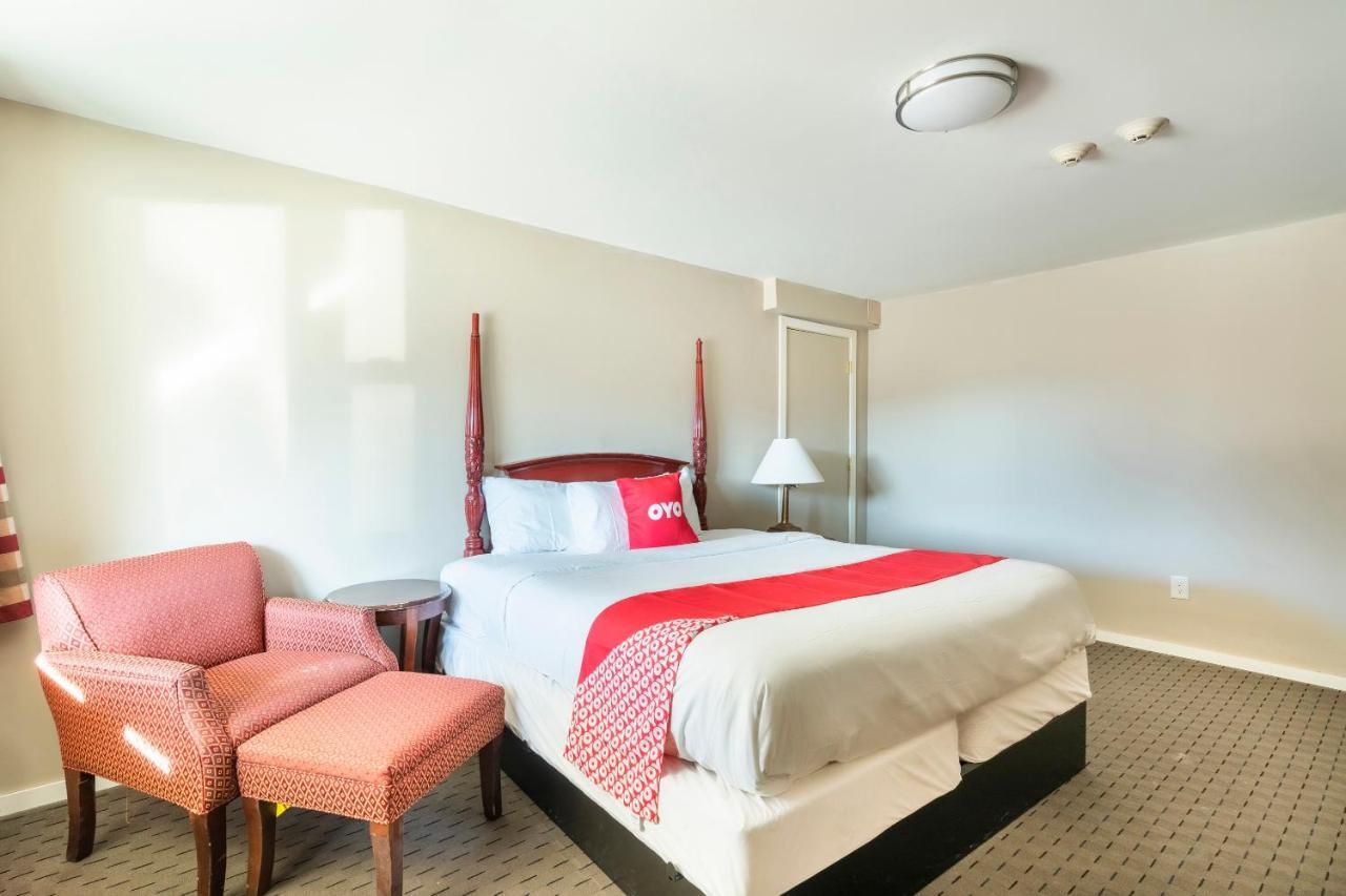 Oyo Hotel Malden Ma Broadway 外观 照片