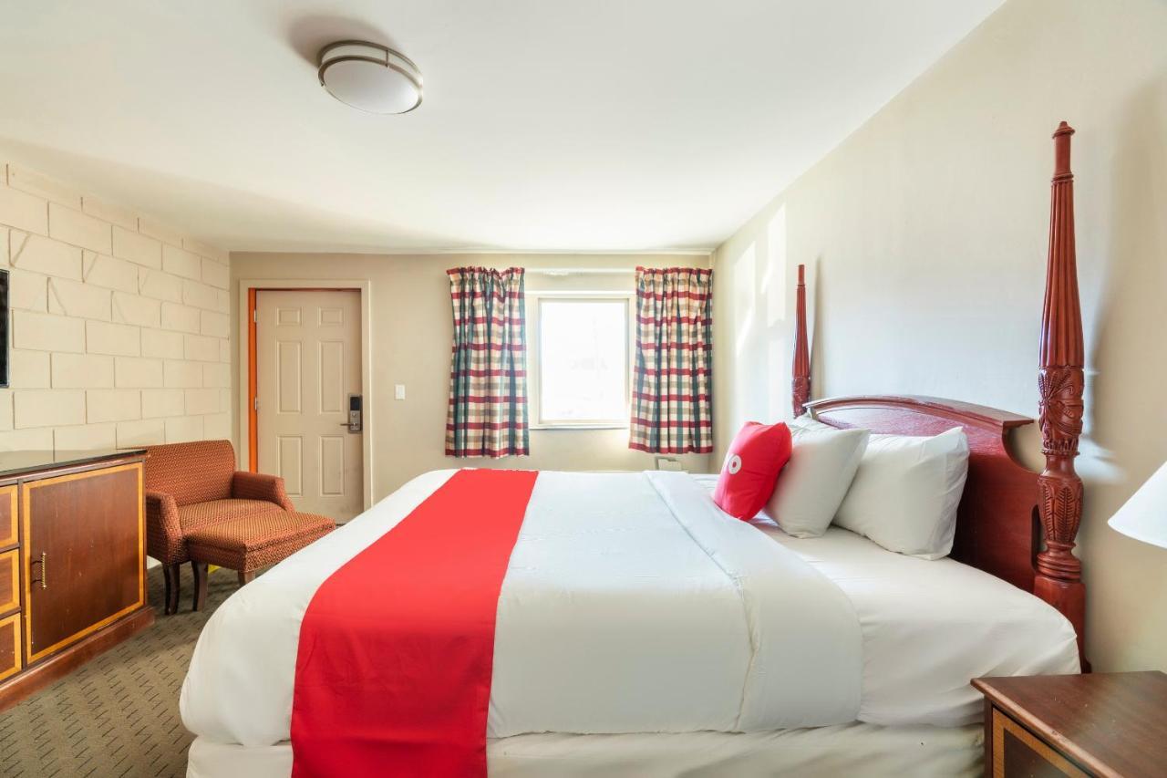 Oyo Hotel Malden Ma Broadway 外观 照片