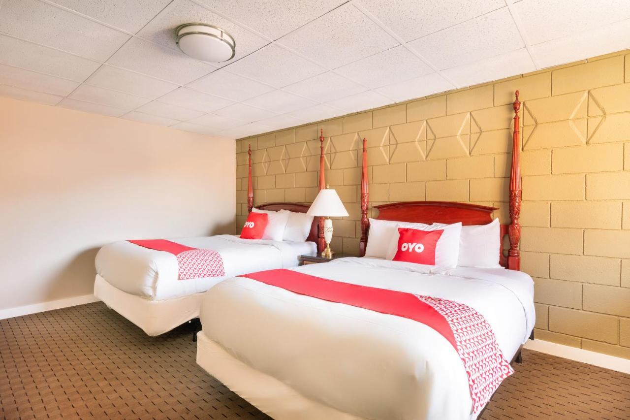 Oyo Hotel Malden Ma Broadway 外观 照片
